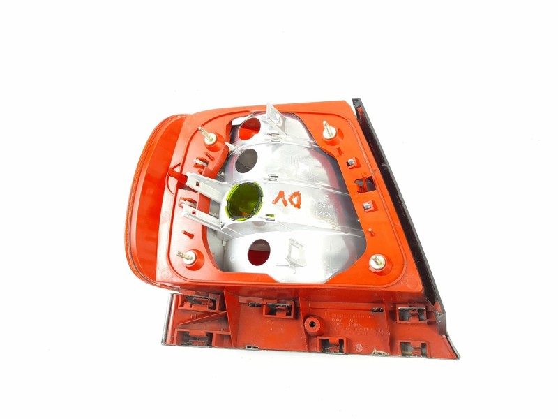 Recambio de piloto trasero derecho para audi a4 1.9 tdi 5 referencia OEM IAM 8D0945096D  