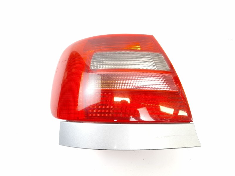 Recambio de piloto trasero izquierdo para audi a4 1.9 tdi 5 referencia OEM IAM 8D0945095D  
