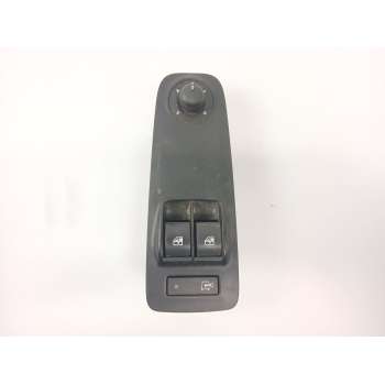 MANDO ELEVALUNAS DELANTERO IZQUIERDO B569 