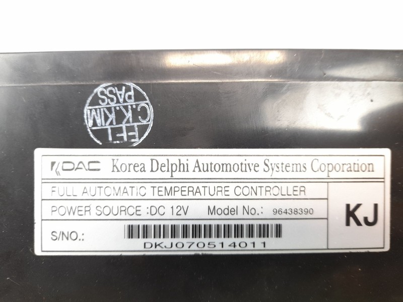 Recambio de mando climatizador para chevrolet lacetti cdx referencia OEM IAM 96438390  
