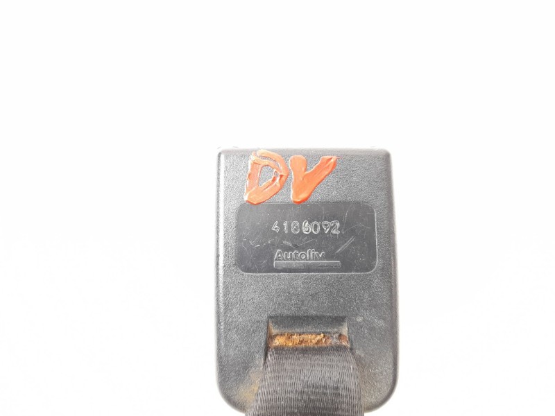 Recambio de enganche cinturon seguridad trasero central para peugeot 206 berlina 1.4 i referencia OEM IAM 4186092  