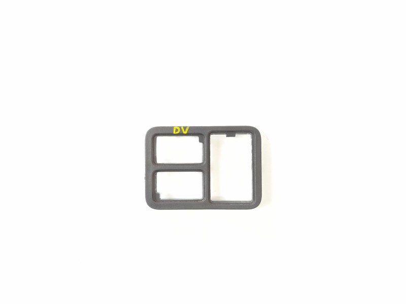 Recambio de moldura para nissan almera ii hatchback (n16) 1.8 referencia OEM IAM   