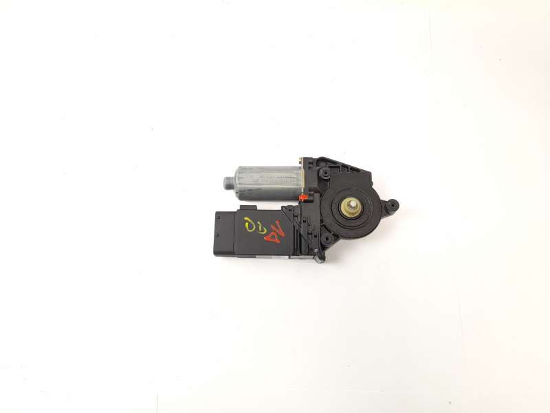 MOTOR ELEVALUNAS DELANTERO DERECHO 0130821694 