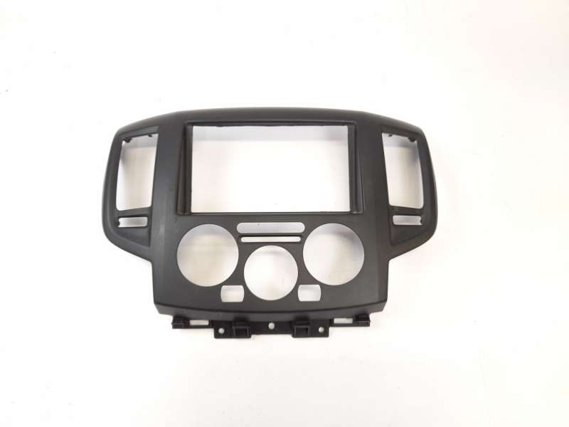 MOLDURA 68260BJ04D 68260BJ04C