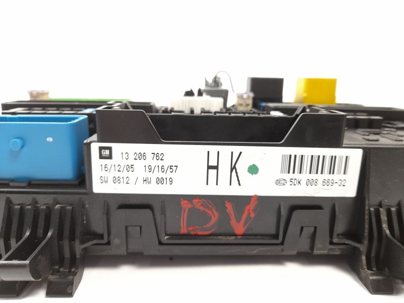 Recambio de caja reles / fusibles para opel astra h (a04) 1.7 cdti (l48) referencia OEM IAM 13206762  