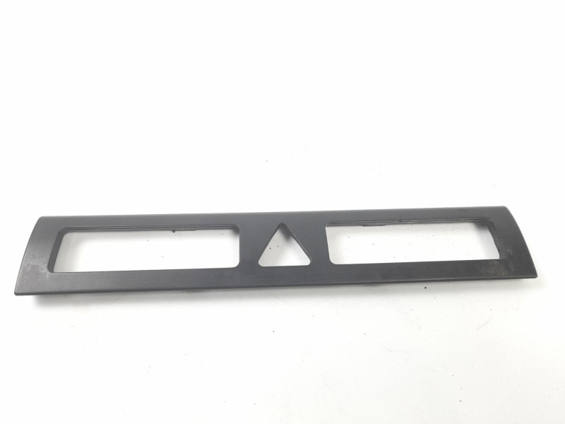 Recambio de molduras delanteras para audi a6 c5 (4b2) 2.5 tdi referencia OEM IAM 4B0863321  