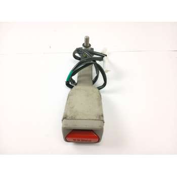 ENGANCHE CINTURON SEGURIDAD DELANTERO DERECHO 