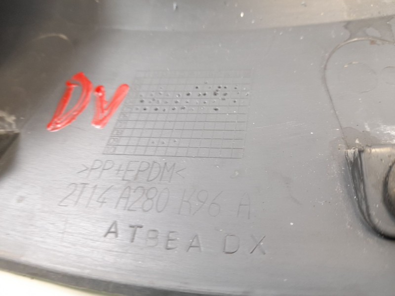 Recambio de aletin trasero derecho para ford transit connect (tc7) 1.8 tdci cat referencia OEM IAM 2T14A280K96A  