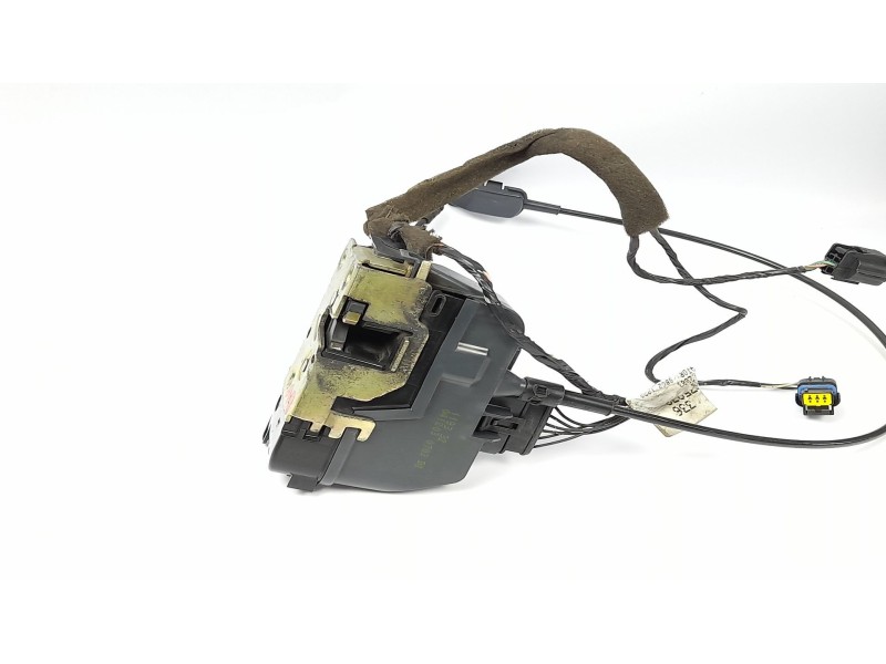 Recambio de cerradura puerta trasera derecha para renault scenic ii 1.9 dci diesel referencia OEM IAM 8200235839  