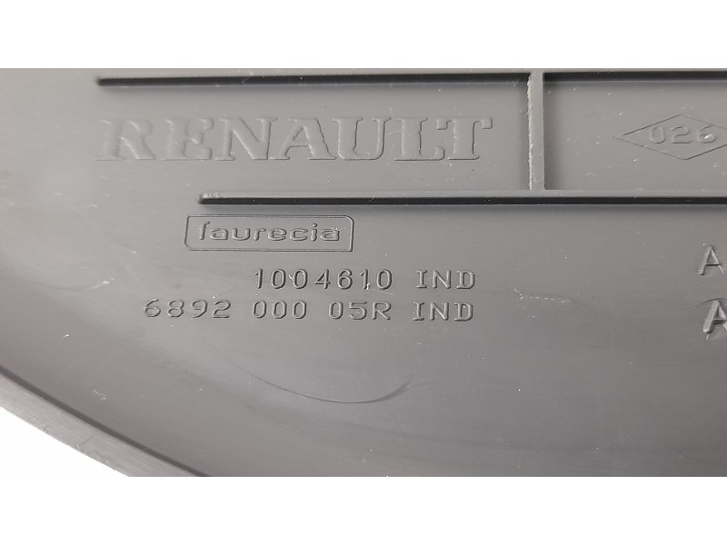 Recambio de molduras delanteras para renault megane iii coupe dynamique referencia OEM IAM 1004610 689200005R 
