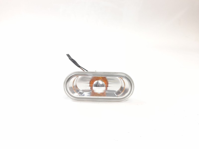 Recambio de piloto lateral derecho para seat leon (1p1) 1.9 tdi referencia OEM IAM 6L0949117A  