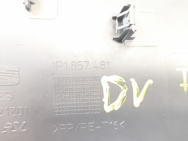 Recambio de moldura para seat leon (1p1) 1.9 tdi referencia OEM IAM 1P1857481  
