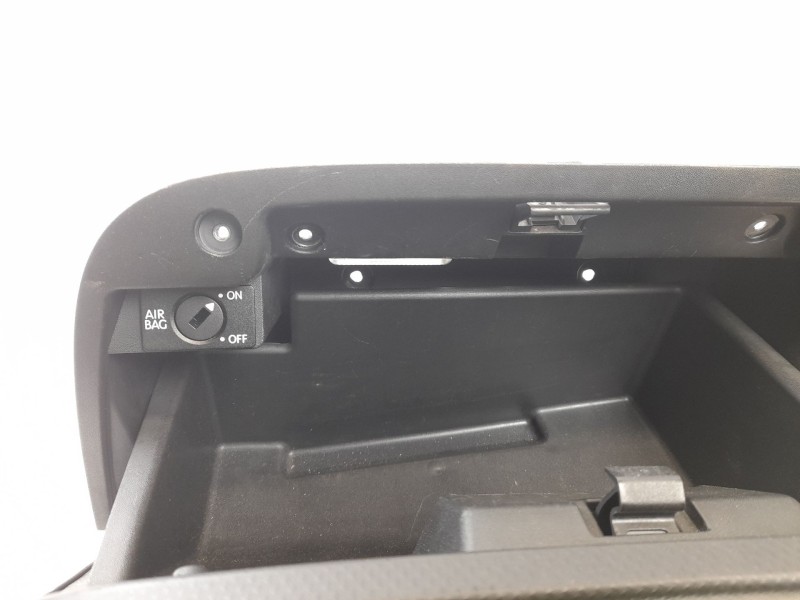 Recambio de guantera para seat leon (1p1) 1.9 tdi referencia OEM IAM 1P1857103A 1P1857095C 