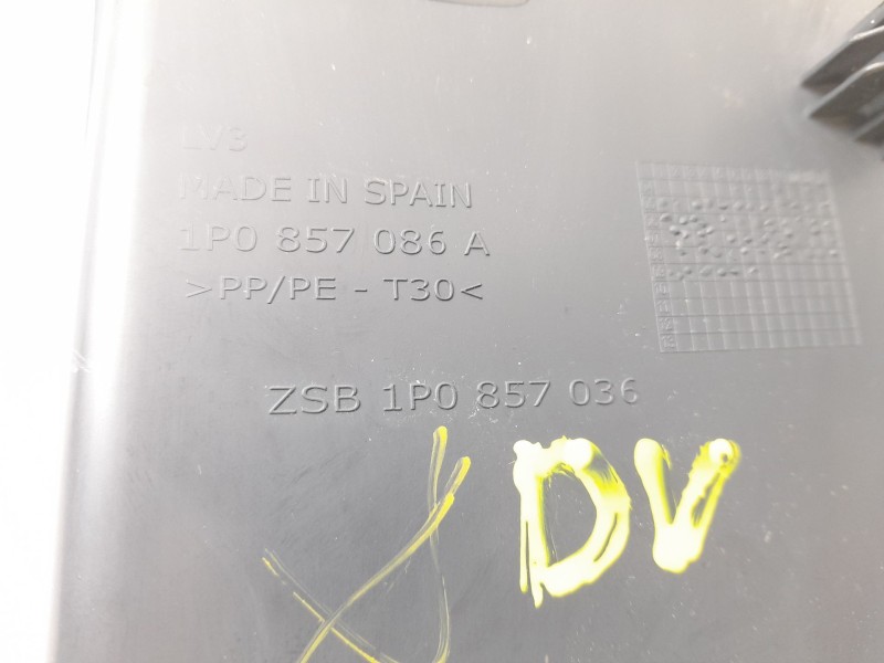 Recambio de moldura para seat leon (1p1) 1.9 tdi referencia OEM IAM 1P0857086A  