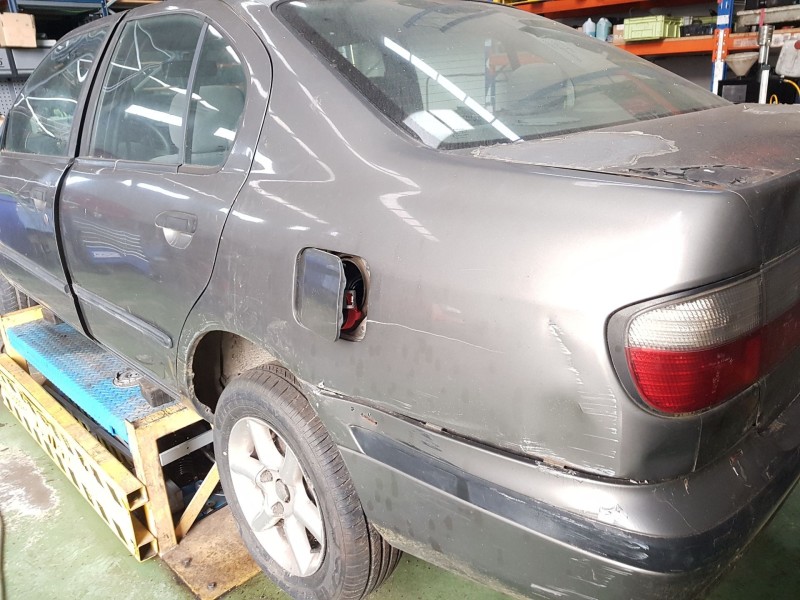 nissan primera berlina (p11) del año 1996