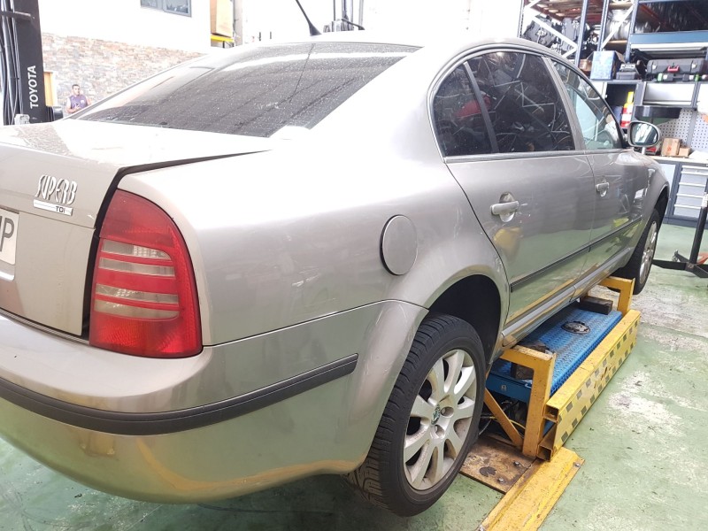 skoda superb (3u4) del año 2002