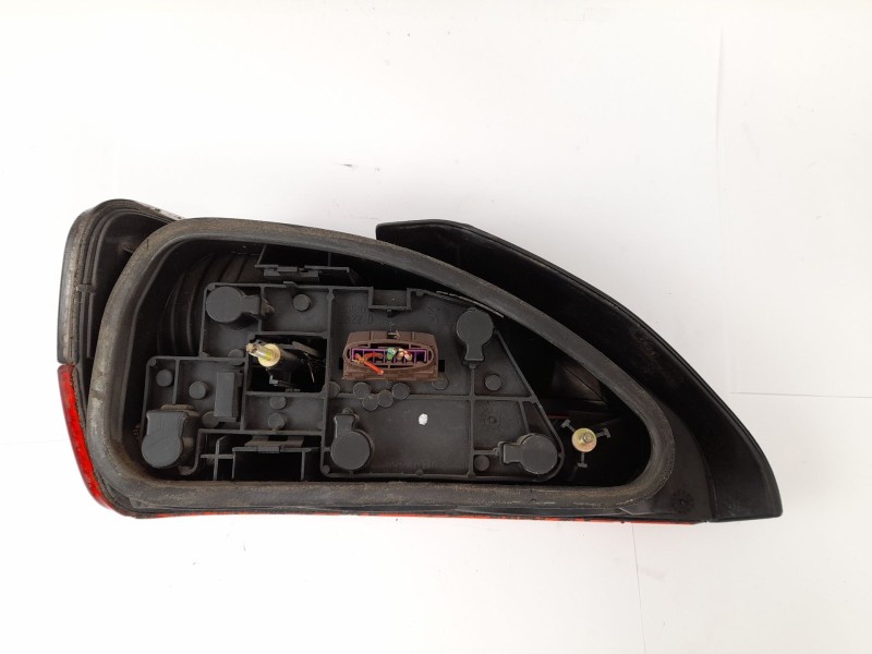 Recambio de piloto trasero derecho para peugeot 306 (7b, n3, n5) 1.9 sld referencia OEM IAM 2322D  