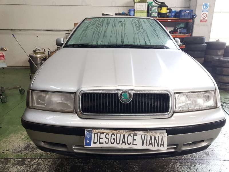 skoda octavia berlina (1u2) del año 1999