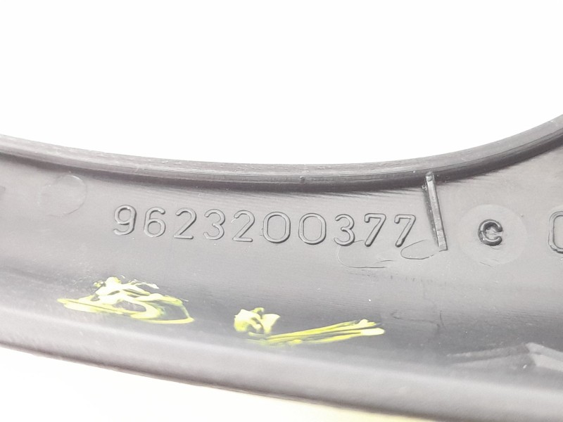 Recambio de molduras delanteras para citroen xsara (n1) 2.0 hdi 90 referencia OEM IAM 9623200377 95090250 