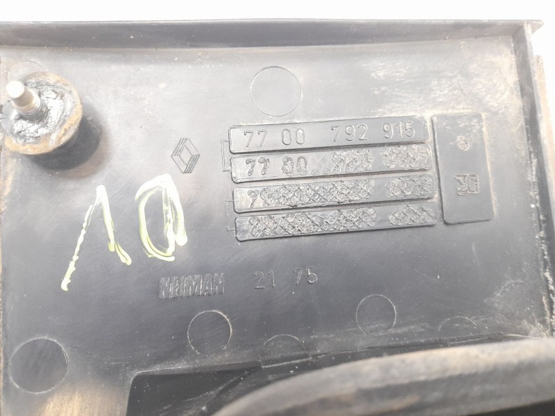 Recambio de piloto trasero central para renault 21 sedán (l48_) 2.0 referencia OEM IAM 7700792915  