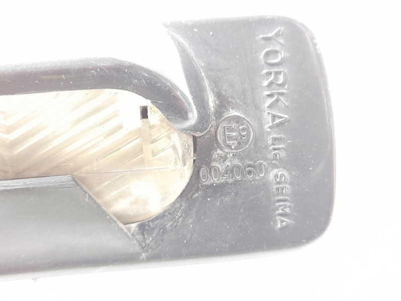 Recambio de piloto matricula para renault 9 1.4 referencia OEM IAM E9004060  