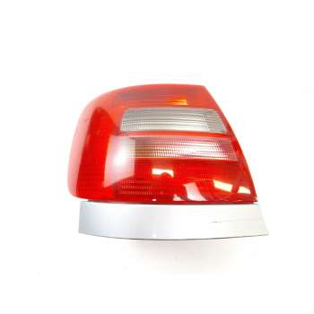 PILOTO TRASERO IZQUIERDO 8D0945095D 