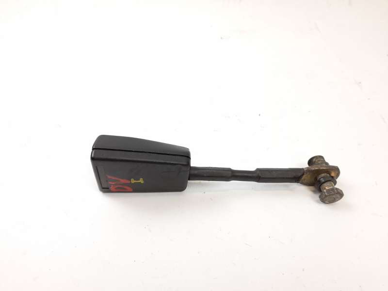 ENGANCHE CINTURON SEGURIDAD DELANTERO IZQUIERDO 