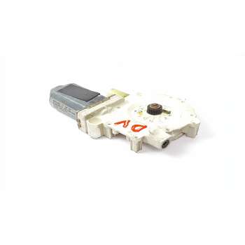 MOTOR ELEVALUNAS DELANTERO DERECHO 67628360512 E007006002 9030143
