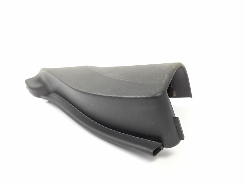 Recambio de moldura para ford focus i sedán (dfw) 1.8 turbo di / tddi referencia OEM IAM 98ABA23408  