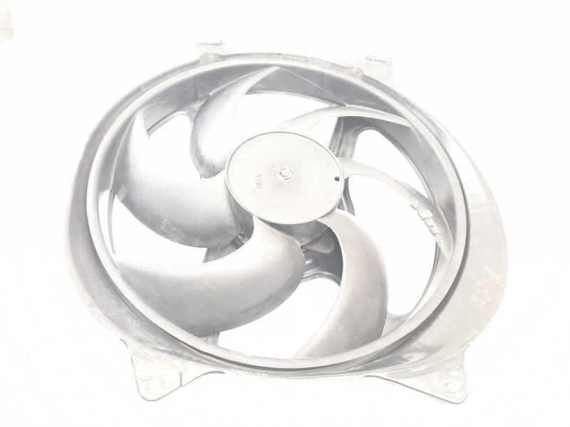 Recambio de electroventilador para nissan trade caja/chasis 2.8 d referencia OEM IAM 7700784652  