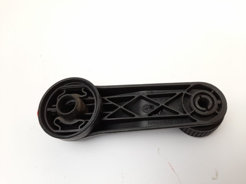 Recambio de maneta elevalunas trasera derecha para volkswagen golf iii (1h1) 1.9 tdi referencia OEM IAM 1H0837581B  