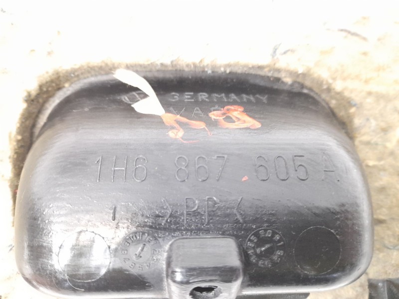 Recambio de tapa maletero para volkswagen golf iii (1h1) 1.9 tdi referencia OEM IAM 1H6867605A  