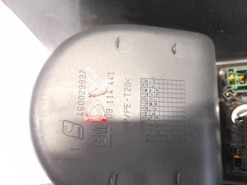 Recambio de consola central para opel combo (corsa c) cargo referencia OEM IAM 09114441  