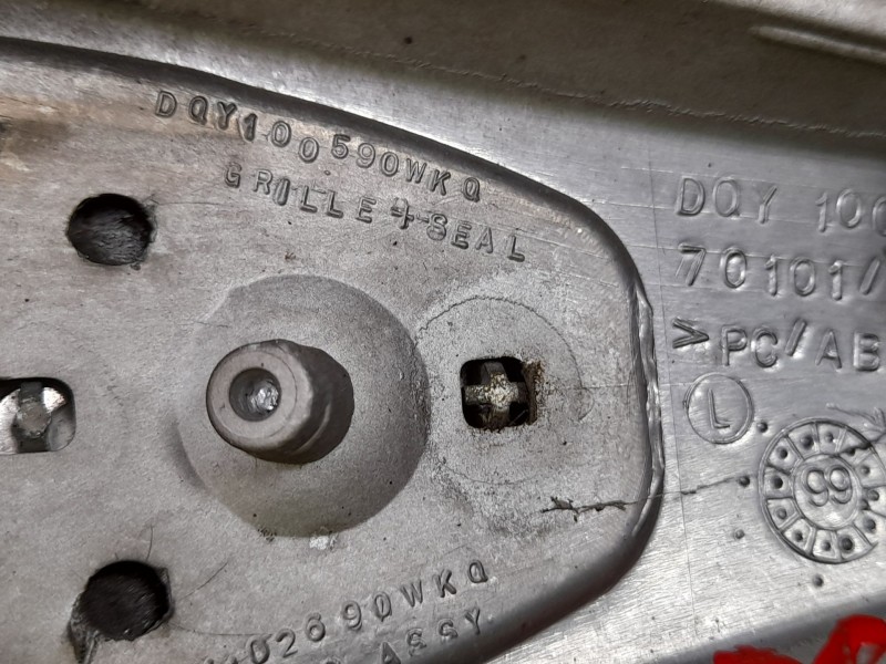 Recambio de rejilla delantera para rover serie 45 (rt) 2.0 idt referencia OEM IAM DQY100590WKQ 70101 70140