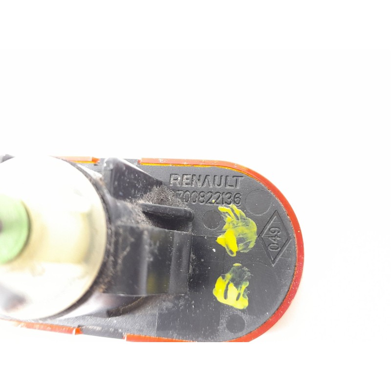 Recambio de piloto lateral derecho para renault clio ii fase i (b/cbo) 1.2 referencia OEM IAM 7700822136  