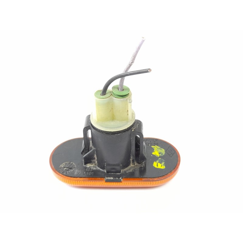 Recambio de piloto lateral derecho para renault clio ii fase i (b/cbo) 1.2 referencia OEM IAM 7700822136  