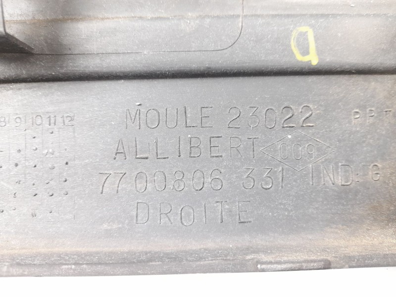 Recambio de moldura para renault express furgón (f40_, g40_) 1.9 d (f40r) referencia OEM IAM 7700806331  