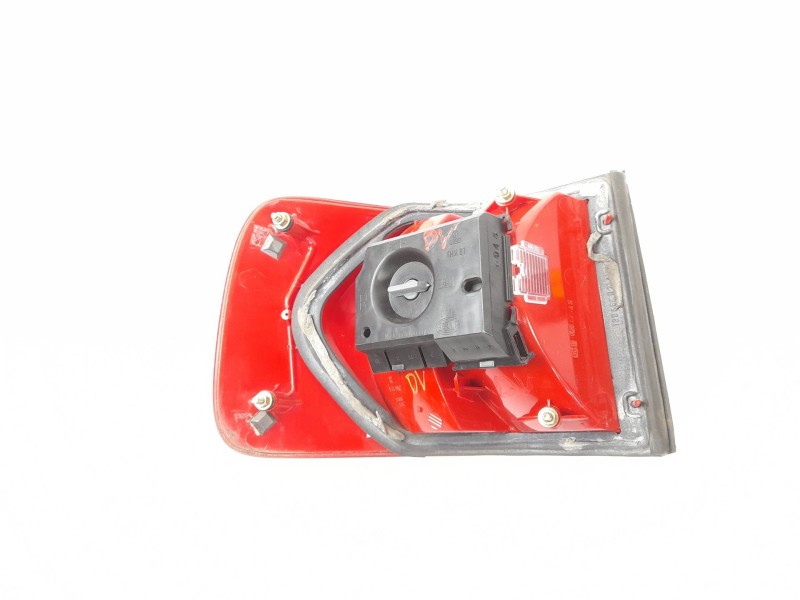 Recambio de piloto trasero derecho para audi a6 berlina (c4) 2.3 referencia OEM IAM 138008  