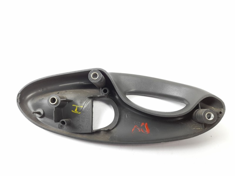Recambio de moldura para fiat punto berlina (188) 1.2 16v referencia OEM IAM A739  