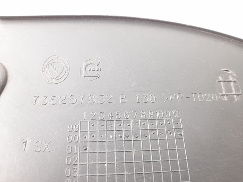 Recambio de moldura para fiat punto berlina (188) 1.2 16v referencia OEM IAM 735267832B  