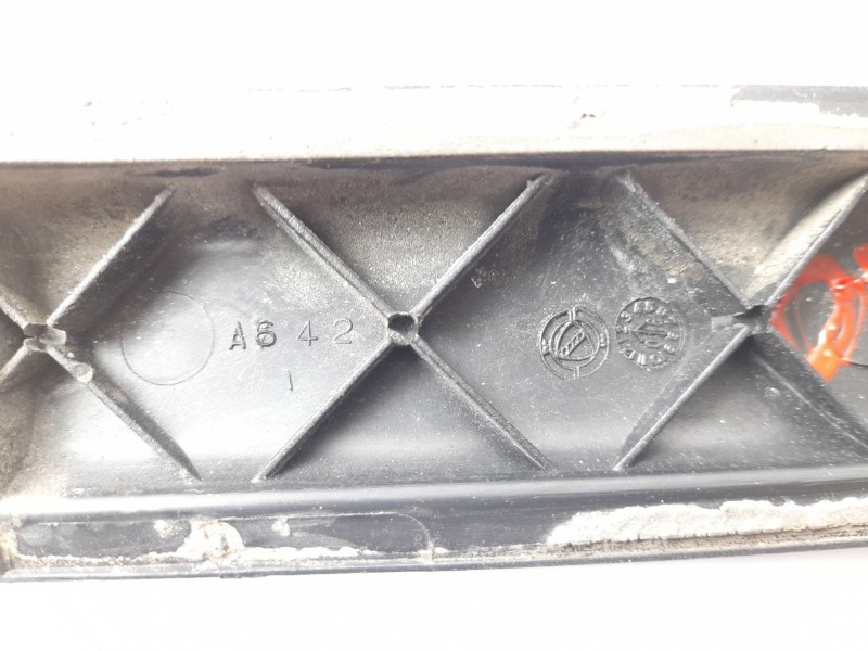 Recambio de moldura para fiat punto berlina (188) 1.2 16v referencia OEM IAM A642  
