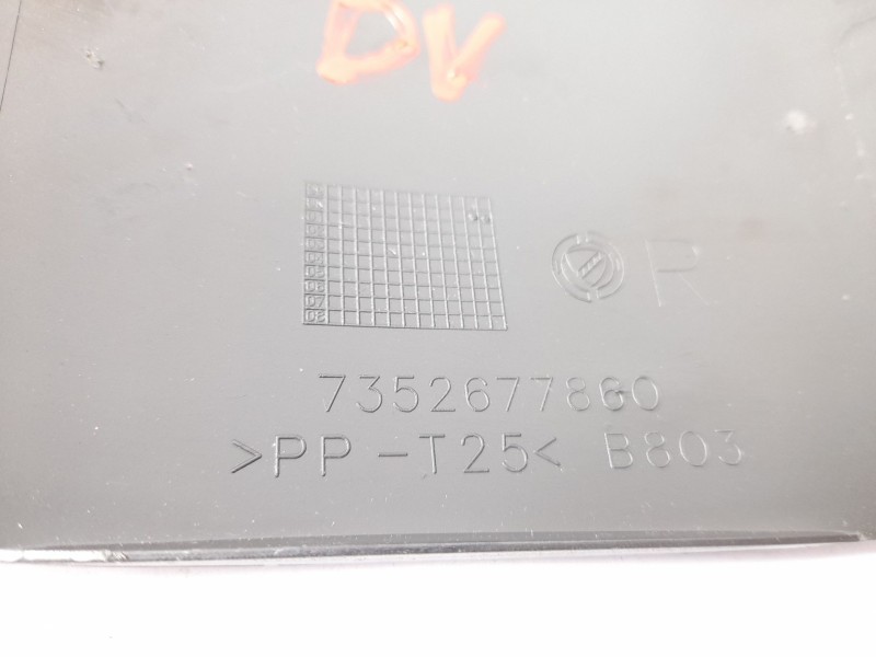 Recambio de moldura para fiat punto berlina (188) 1.2 16v referencia OEM IAM 7352677860  