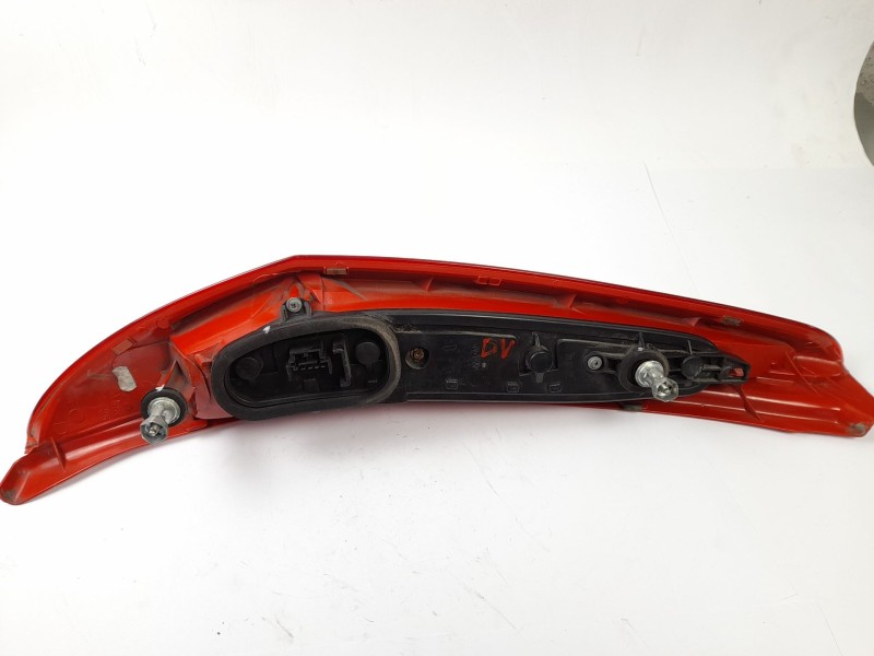 Recambio de piloto trasero derecho para fiat punto berlina (188) 1.2 16v referencia OEM IAM 286202  