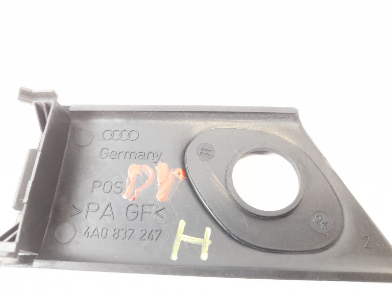 Recambio de moldura para audi a6 berlina (c4) 2.3 referencia OEM IAM 4A0837247  