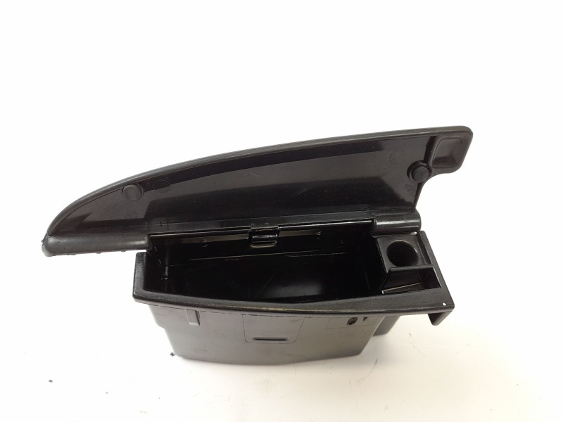 Recambio de cenicero para audi a6 berlina (c4) 2.3 referencia OEM IAM   