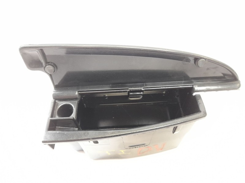 Recambio de cenicero para audi a6 berlina (c4) 2.3 referencia OEM IAM   