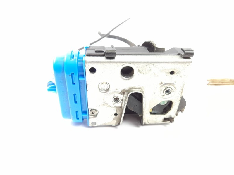 Recambio de cerradura puerta trasera derecha para audi a6 berlina (c4) 2.3 referencia OEM IAM 4A0839016D  