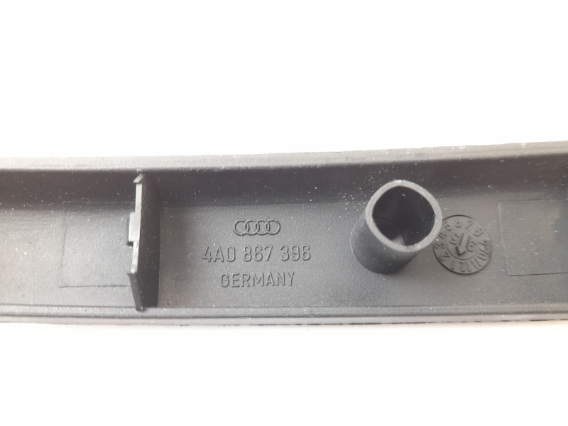 Recambio de moldura para audi a6 berlina (c4) 2.3 referencia OEM IAM 4A0867396  