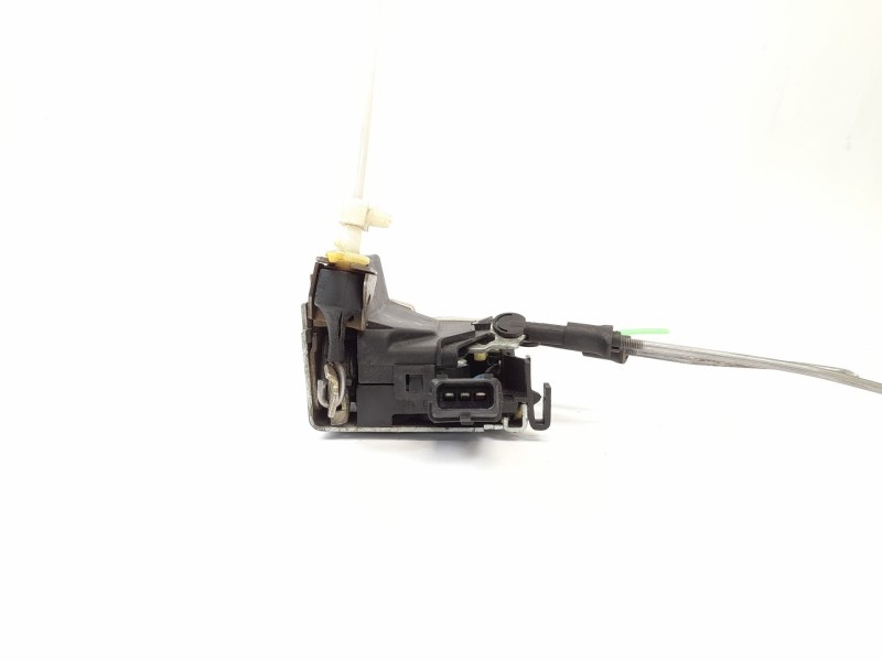 Recambio de cerradura puerta delantera izquierda para audi a6 berlina (c4) 2.3 referencia OEM IAM 4A1837015D  