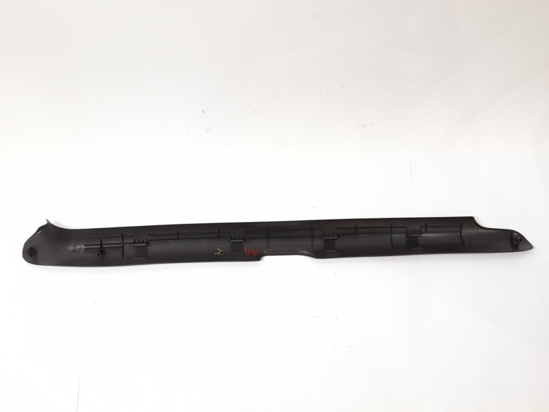 Recambio de moldura para fiat punto berlina (188) 1.2 16v referencia OEM IAM 735267266  